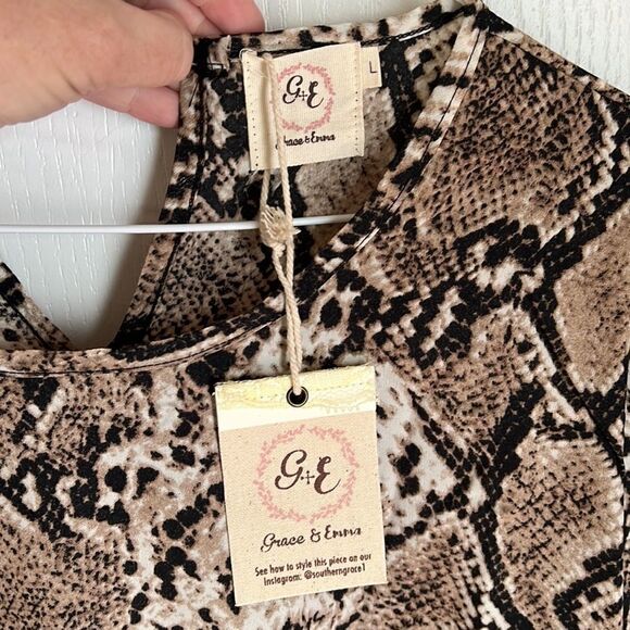 Grace & Emma snakeskin blouse - Picture 2 of 3